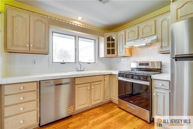 192 Kendall Rd, Kendall Park, NJ 08824 - photo 6