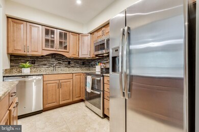 2986 Mission Square Dr, Fairfax, VA 22031 - photo 7