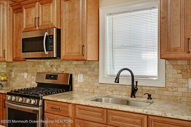 818 Linden Rd, Toms River, NJ 08753 - photo 5
