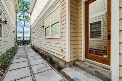 710 E 6th 1/2 St, Houston, TX 77007 - photo 4