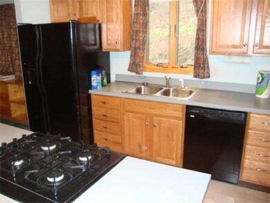 276 Turkey Hill Rd, Northampton, MA 01062 - photo 5