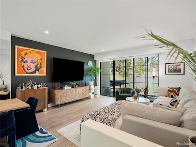 533 E Harrison Ave unit 12, Royal Oak, MI 48067 - photo 2