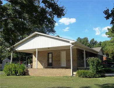 2222 Danny Bell Rd, Asheboro, NC 27205 - photo 4