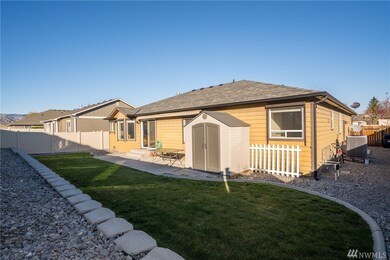 1382 Boulder Loop, East Wenatchee, WA 98802 - photo 4
