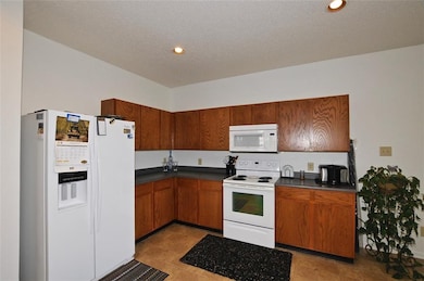 3160 Hemlock St, Whiteland, IN 46184 - photo 7