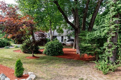 14 Hickory Dr, Amherst, NH 03031 - photo 2