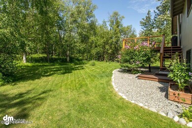 07-Exterior Back Yard IMG_0846JWK