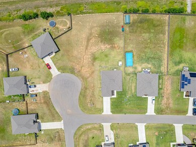 10340 Cadens Trail, Shawnee, OK 74804 - photo 6