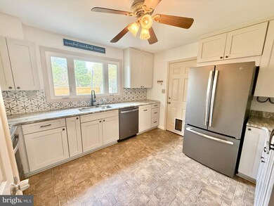 201 Doncaster Rd, Joppa, MD 21085 - photo 2