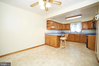 38 Pelczar Ave, Essex, MD 21221 - photo 6