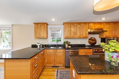 8 Pine St, Newburyport, MA 01950 - photo 5