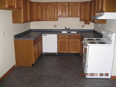 200 N Kerch St, Brooklyn, WI 53521 - photo 4