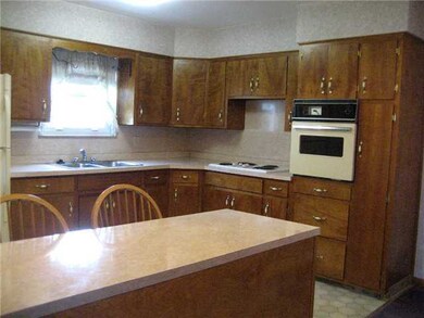 4406 Glenmawr Ave, Columbus, OH 43224 - photo 3