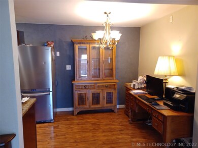 Nice dining area.
