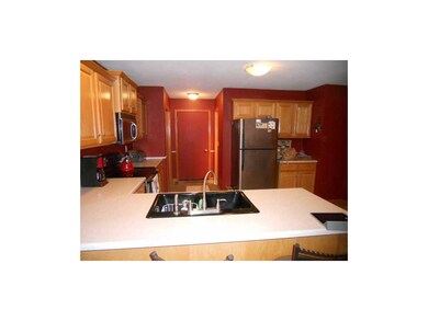 Kitchen. Breakfast bar, stainless steel appliances