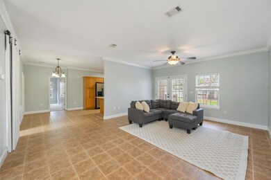 6-web-or-mls-6454 Burleson Blvd-2