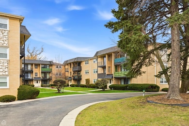 6568 W Roscoe St unit 2N, Chicago, IL 60634 - photo 3