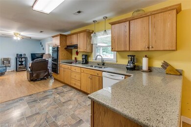 1111 Lindale Dr, Asheboro, NC 27205 - photo 5