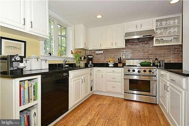 1004 Croton Dr, Alexandria, VA 22308 - photo 7