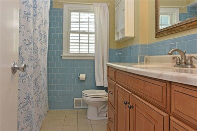 124 Myrtle Ave, Cranston, RI 02910 - photo 5