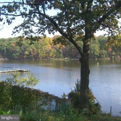 333 Margate Dr, Glen Burnie, MD 21060 - photo 2