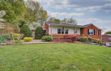 2107 Edgehill Cir, Johnson City, TN 37601 - photo 2