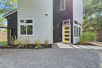 5609 Tura Ln unit A, Austin, TX 78721 - photo 6