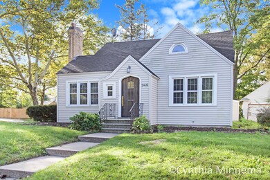 946 Ardmore St Grand Rapids