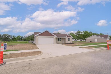 504 Leahey St, Union City, IN 47390 - photo 4