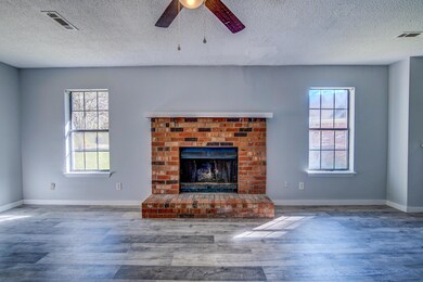821 Temple Rd-10