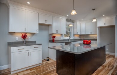 8 Oldenburg Ln, Rollinsford, NH 03869 - photo 3