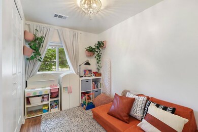 1304 W Ridgeland Ave, Waukegan, IL 60085 - photo 5