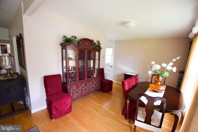 1305 Glenmont Rd, Baltimore, MD 21239 - photo 4