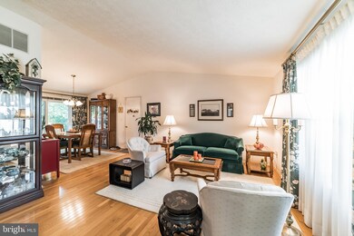 8406 Glade Ct, Columbia, MD 21046 - photo 3