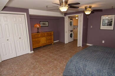 53 Waterview Ct, Staten Island, NY 10305 - photo 2