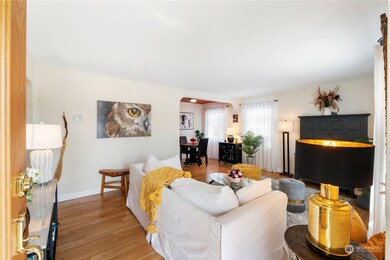 Entry to Living Room