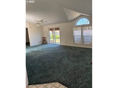 3055 SW River View Dr, Pendleton, OR 97801 - photo 2