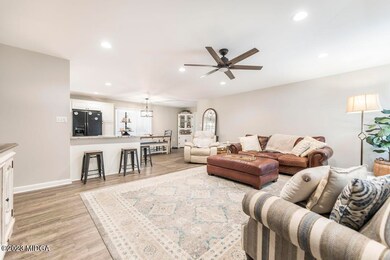 100 Red Oak Rd 10