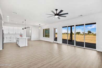 1550 E Kennedy Ave-3