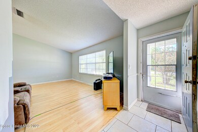 foyer & living room
