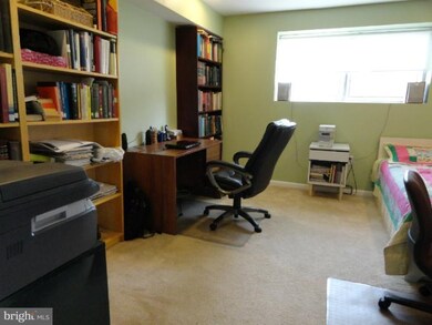 7136 Pheasant Cross Dr, Baltimore, MD 21209 - photo 3