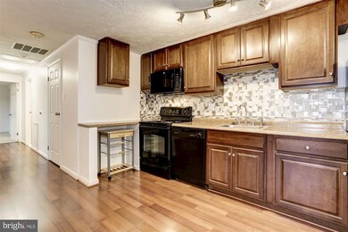 19605 Gunners Branch Rd unit J, Germantown, MD 20876 - photo 3