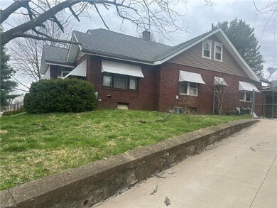 2512 Gibbs Ave NE, Canton, OH 44714 - photo 5