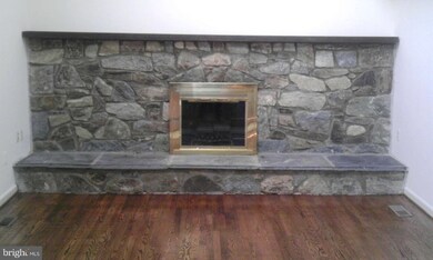 12600 Blue Mountain Ct, North Potomac, MD 20878 - photo 6