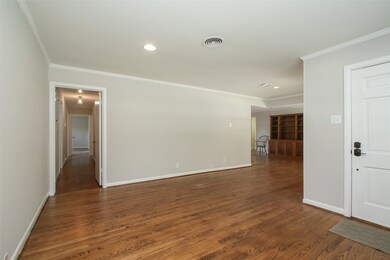 6215 Cindy Ln, Houston, TX 77008 - photo 4