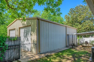 1300 Crestview Dr, Denison, TX 75020 - photo 4