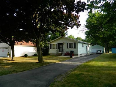 493 Willow Ave, North Tonawanda, NY 14120 - photo 2