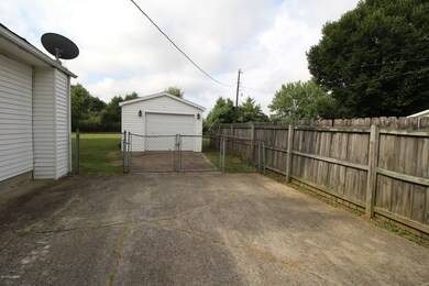 1371 Fisher Ln, Mount Washington, KY 40047 - photo 5