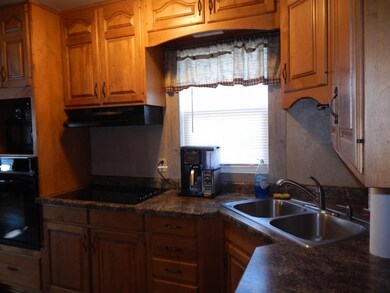 808 E 13th St N, Newton, IA 50208 - photo 6