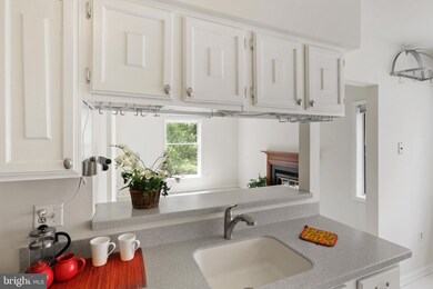 3754 Madison Ln unit B, Falls Church, VA 22041 - photo 7